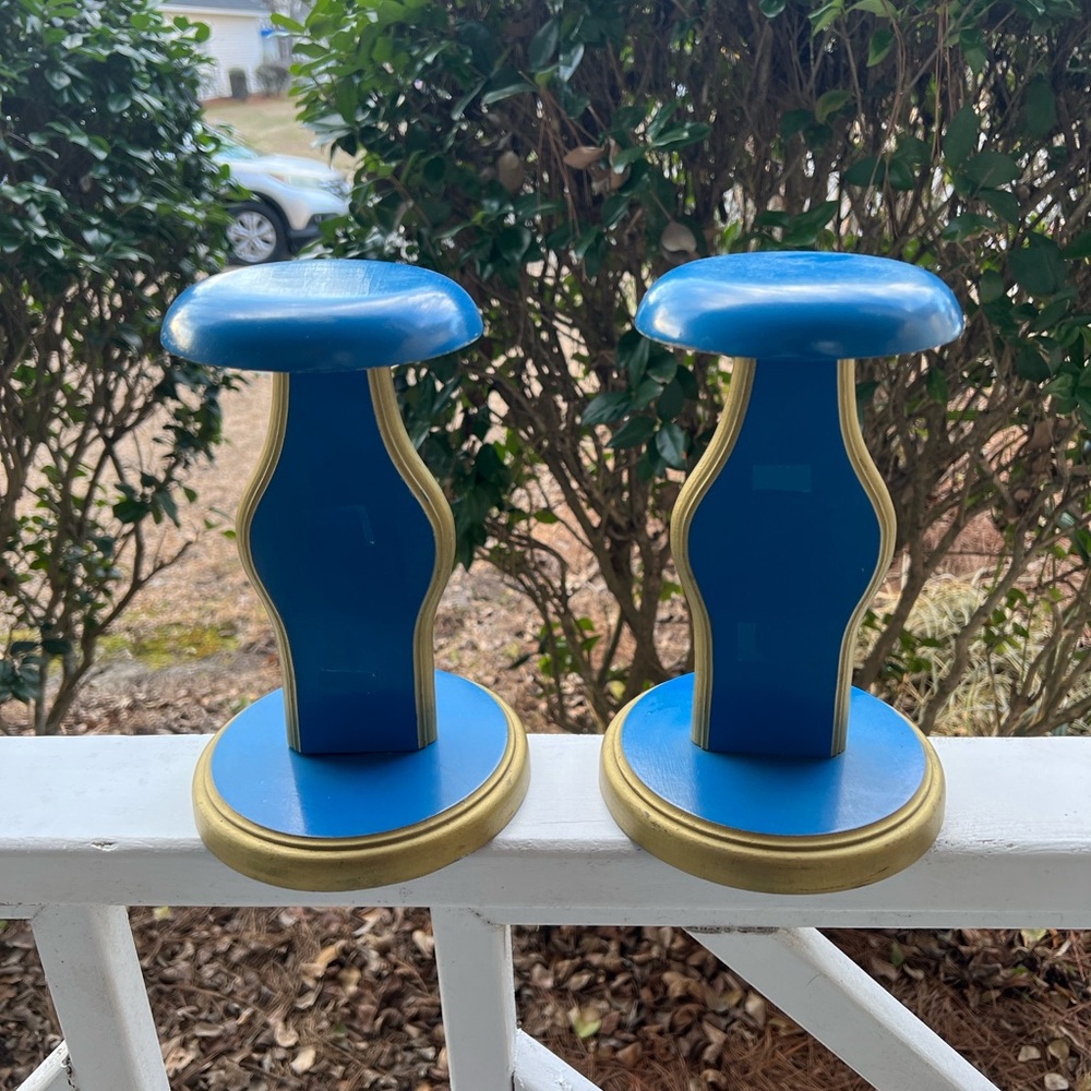 Set of 2 Vintage Hat Stands with “F” Mark - Picture 6 of 10